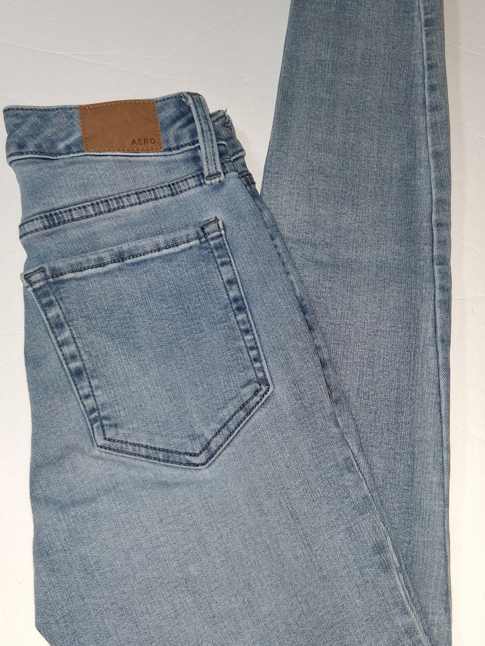 Aeropostale Light Wash Women's Skinny Jeans